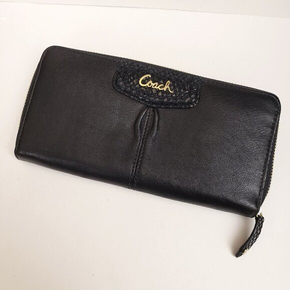 Coach Ashley Black Leather Zip Around Clutch Accordion Wallet Measures 8" x 4" - Picture 1 of 13